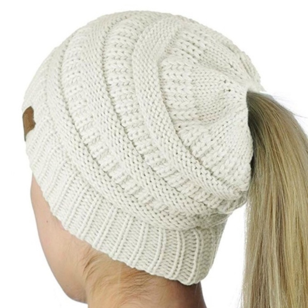 ❄️CC Ivory Ponytail Beanie❄️